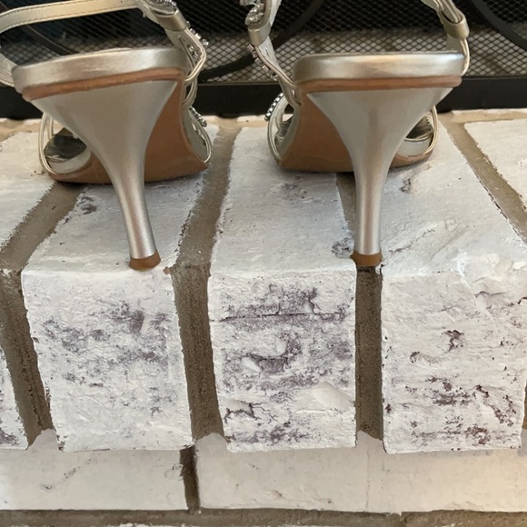 Heels - Picture 4 of 4